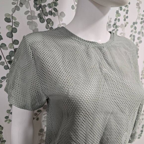 Koral Terrain Open Mesh Crop Top Small NWT • Green Sage Breathable  Active Tee - Picture 4 of 9